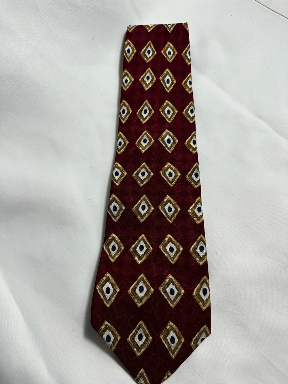A54. Vintage Roundtree and Yorke Men's Burgundy Geometric Silk Tie